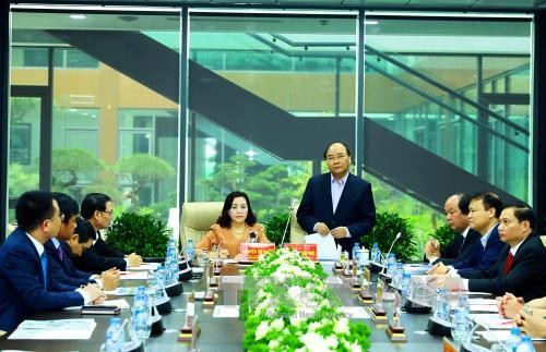 Premierminister Nguyen Xuan Phuc tagt mit Leitern der Provinz Ninh Binh - ảnh 1